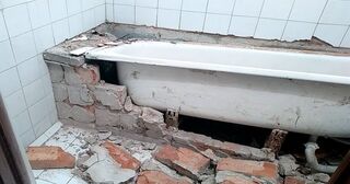 Демонтаж ванны в Великом Устюге от Мастер24 — быстро, недорого, вывоз старой ванны от 1018 руб.